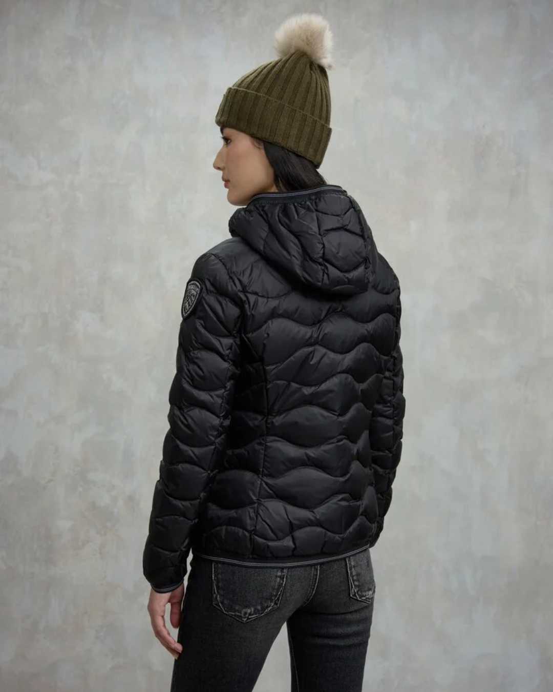 PIUMINO AD ONDE CAMELIA|Colore:Nero