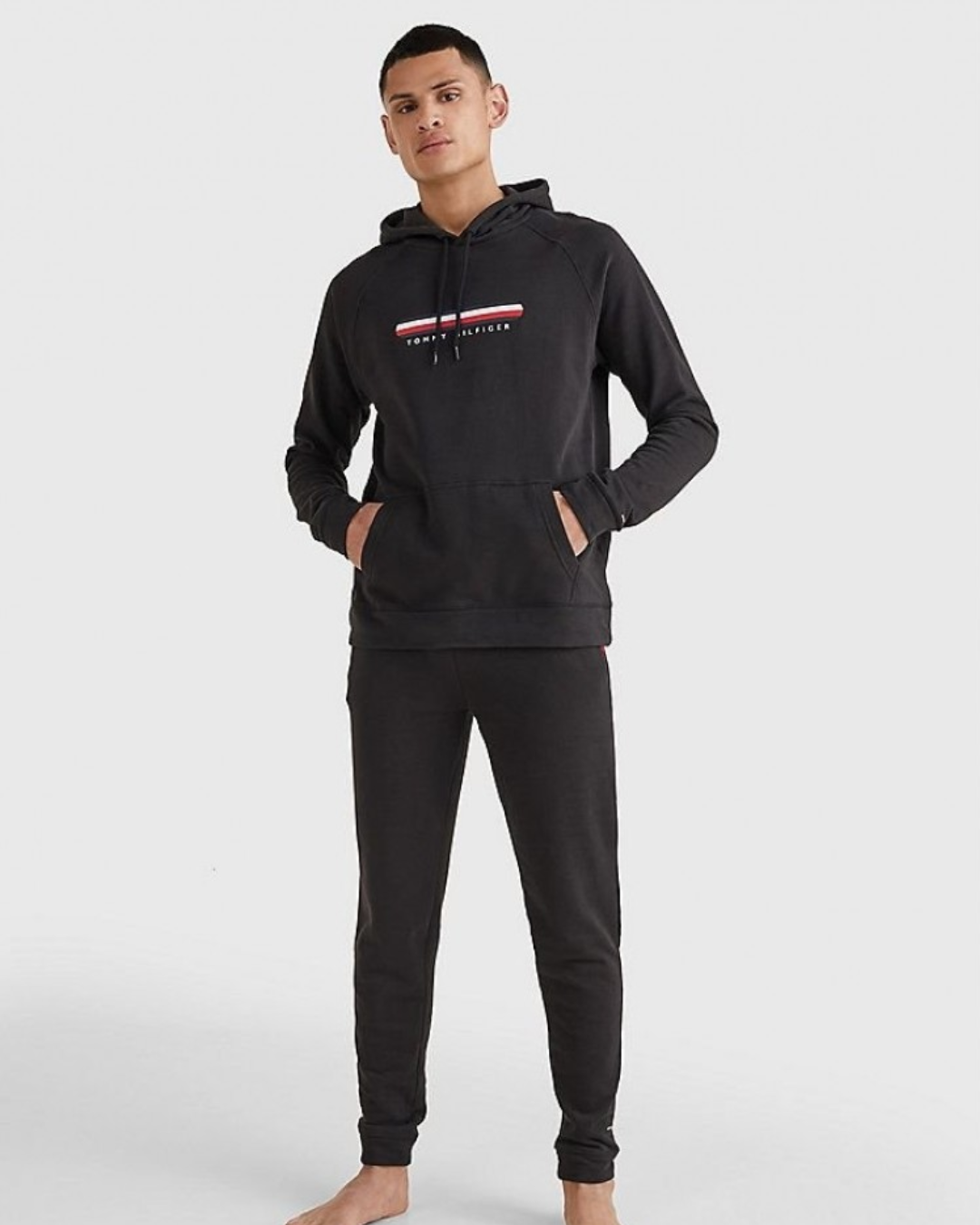 FELPA CON CAPPUCCIO |Colore:Nero